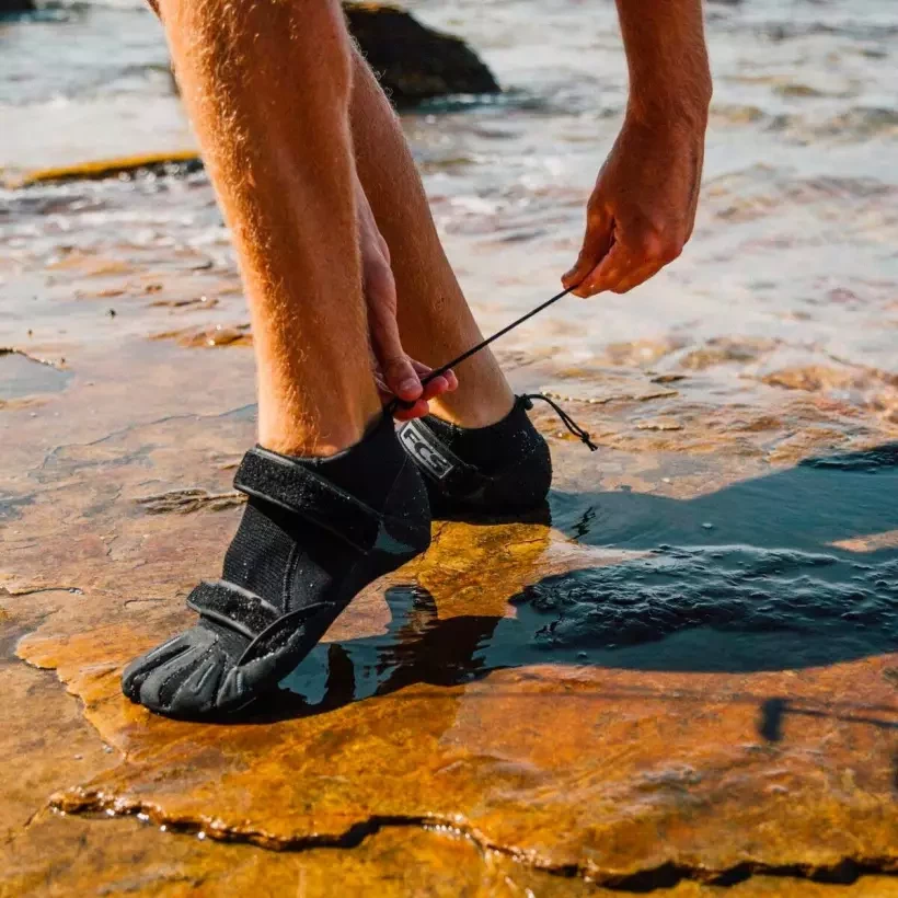FCS SP2 reef booties