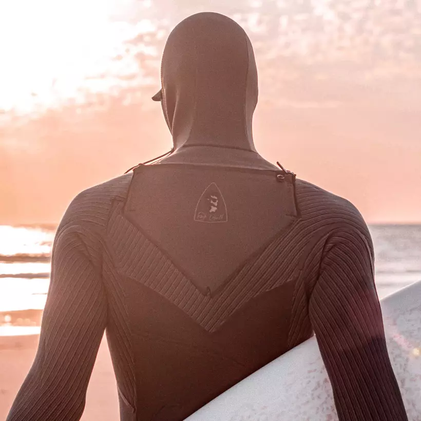 Fato Surf O´Neill Mutant Legend 5/4 mm com capuz