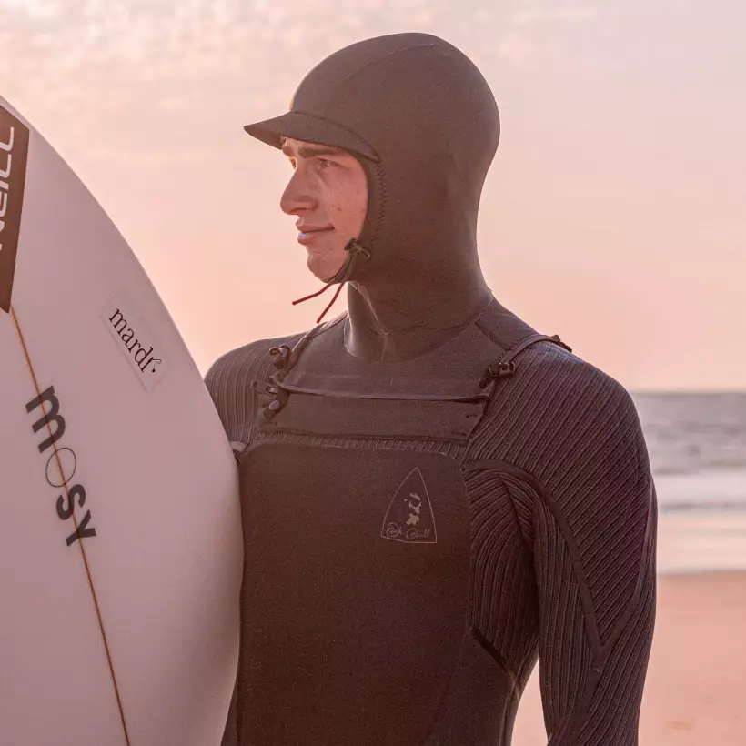Fato Surf O´Neill Mutant Legend 5/4 mm com capuz