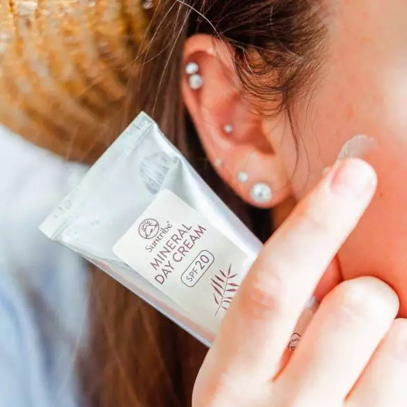 Crema da giorno Suntribe Crema da giorno Suntribe