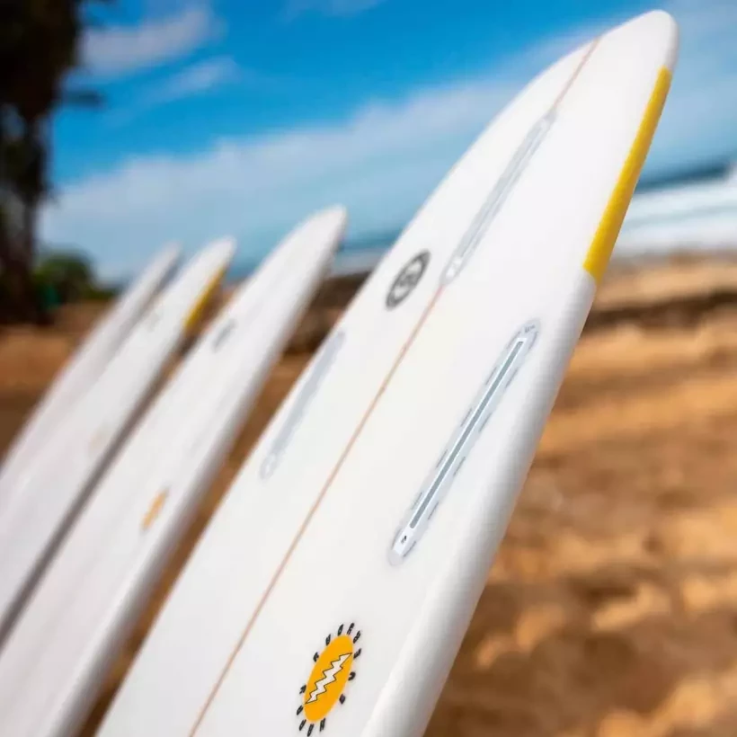 Tavola da surf Isola del Canale in Bianco e Nero
