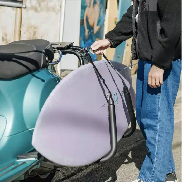 Rek moto FCS Scooter Rack voor surfboard Rek moto FCS Scooter Rack voor surfboard