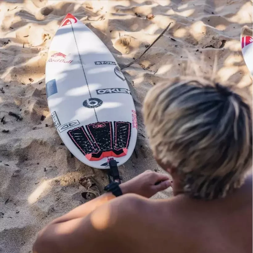 Ocean & Earth Owen Wright Tail pad Black/Coral