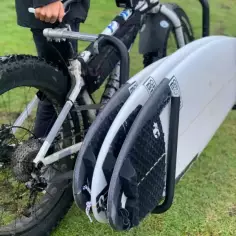 Adaptador SUP para porta tablas de bicicleta Moved By Bikes 2