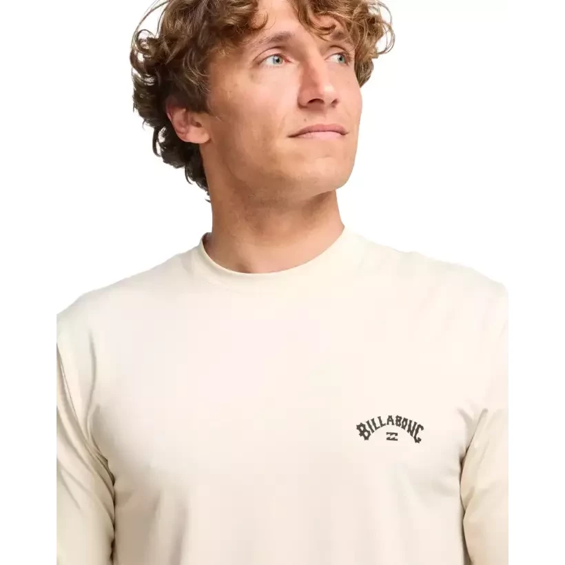 Camiseta Billalong Arch Wave SS UV chino