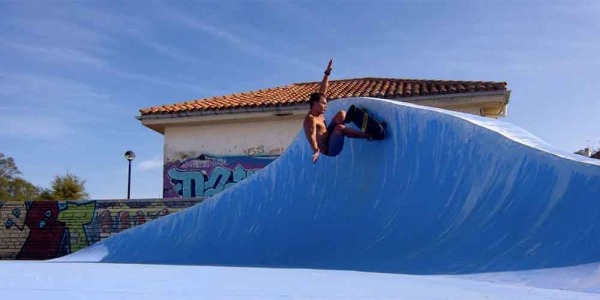 Aprende surfskate: las cuatro maniobras básicas