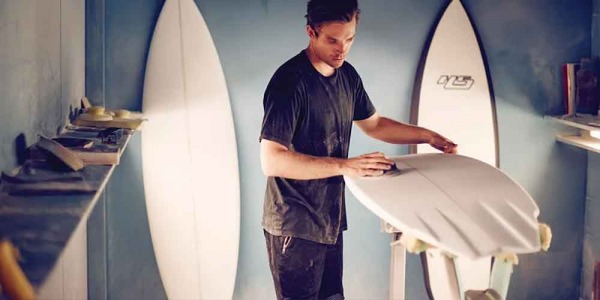 Tavole da surf in poliestere VS epossidiche