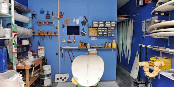 Les outils nécessaires pour fabriquer une planche de surf